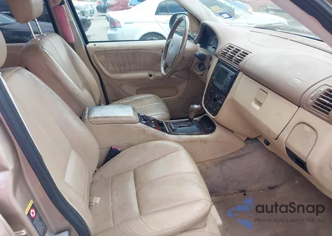 2001 Mercedes-Benz Ml 320 z USA, uszkodzony, nr VIN 4JGAB54E81A282610